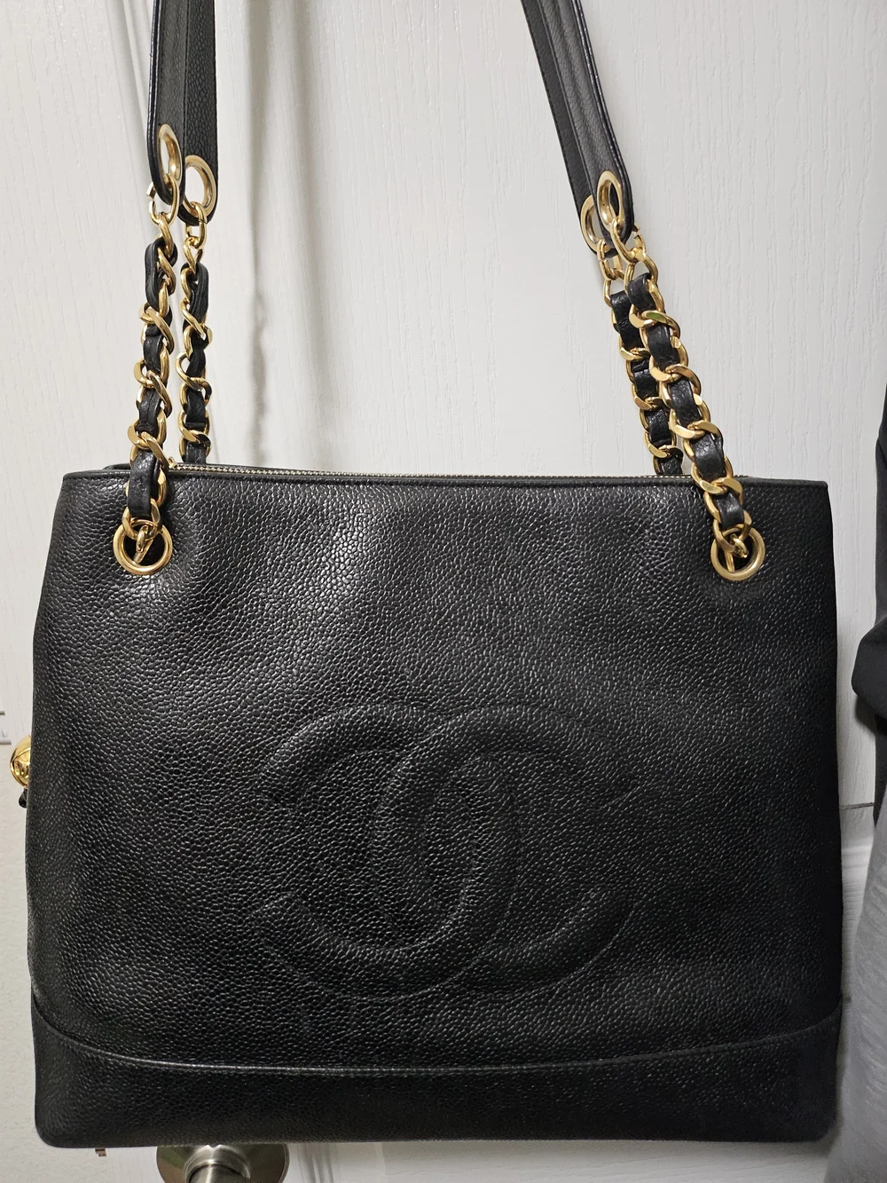 Authentic Chanel Timeless Cc Caviar Chain Shoulder Bag